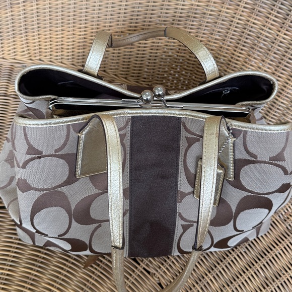 Coach SIgnature  Handbag Purse Large "C" Satchel Tote Gold Tone Trim w/ Hangtag - Picture 3 of 11